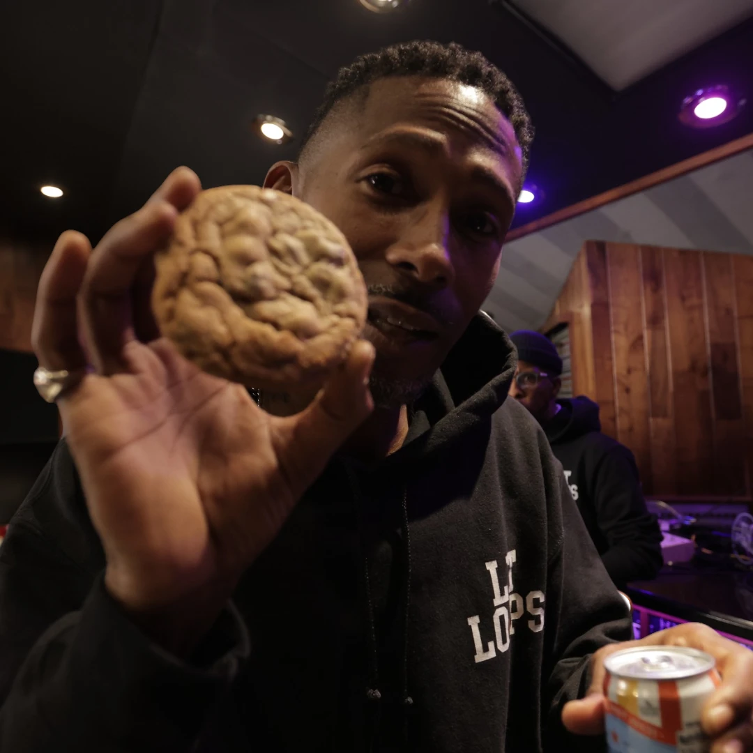 Lit Loops gallery 28